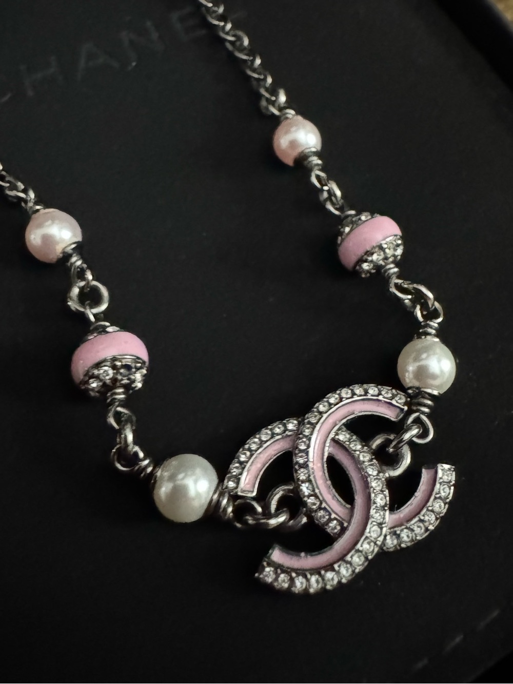 CHANEL 2025 Crystal CC Pink Pearl Gun Metal Choker Necklace - Picture 2 of 5
